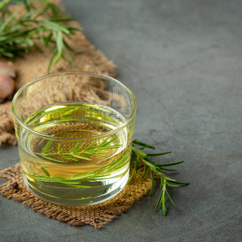 7 Surprising Benefits of Rosemary Oil for your health