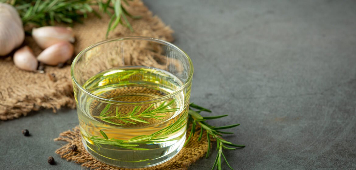 7 Surprising Benefits of Rosemary Oil for your health