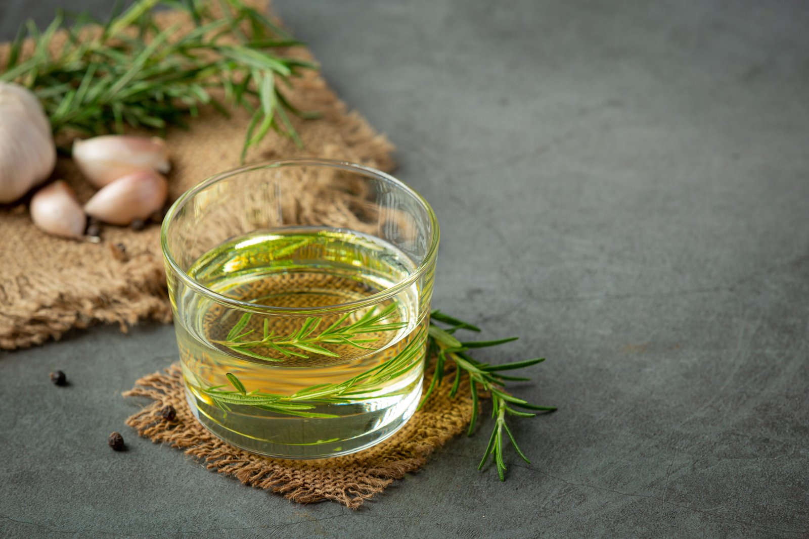 7 Surprising Benefits of Rosemary Oil for your health